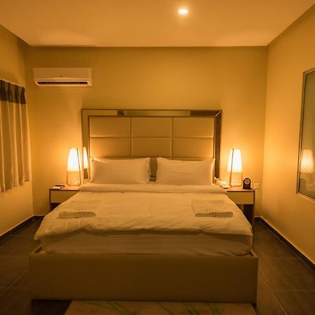 Iris Hotel Wuse 2 Abuja Bagian luar foto