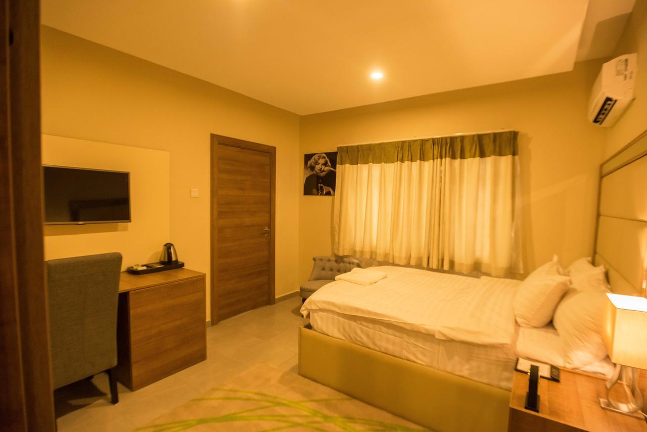Iris Hotel Wuse 2 Abuja Bagian luar foto