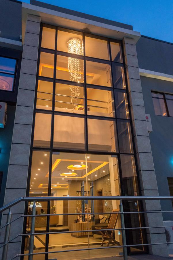 Iris Hotel Wuse 2 Abuja Bagian luar foto